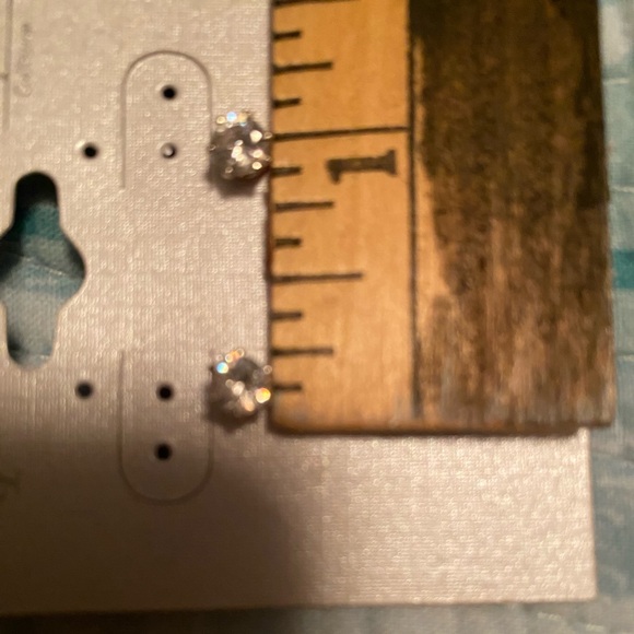 Crystal and silver stud earrings NWOT - Picture 5 of 5